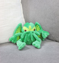 Load image into Gallery viewer, Mini Cthulhu Plush Figure (6-Inch) - TV_12004
